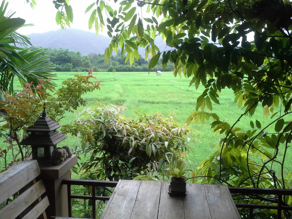 Jamjuree Garden Acomodação com café da manhã Ban Thung Ma Nieo Exterior foto