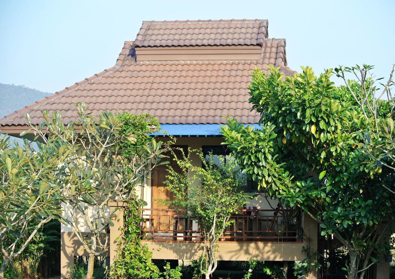 Jamjuree Garden Acomodação com café da manhã Ban Thung Ma Nieo Exterior foto