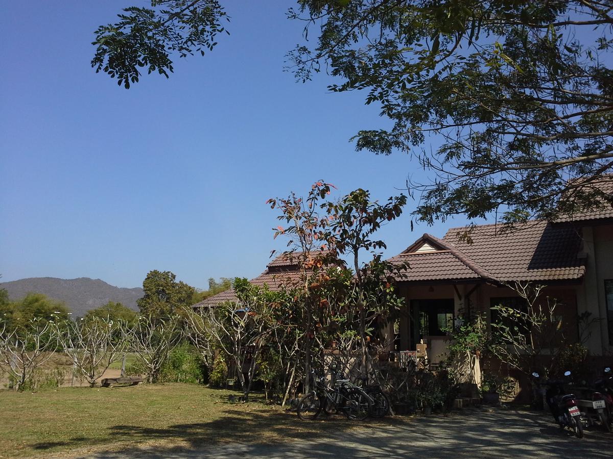Jamjuree Garden Acomodação com café da manhã Ban Thung Ma Nieo Exterior foto